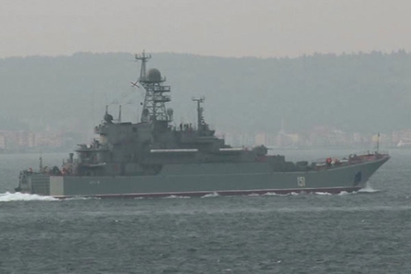 Türk - Rus gemileri karşı karşıya