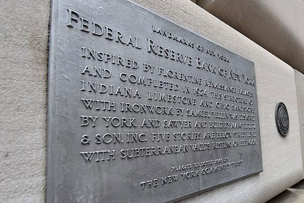 Fed'in önemli isimleri çelişti