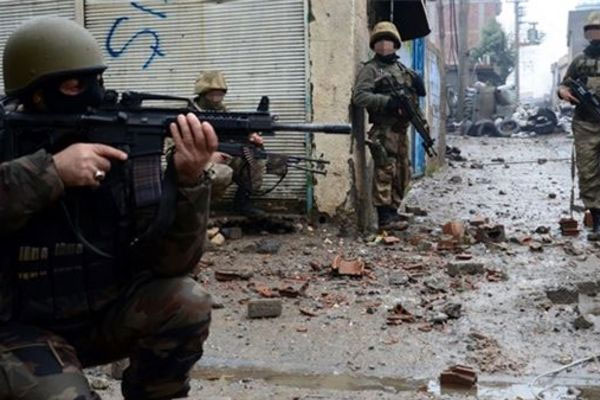 İdil'de 2 asker yaralandı