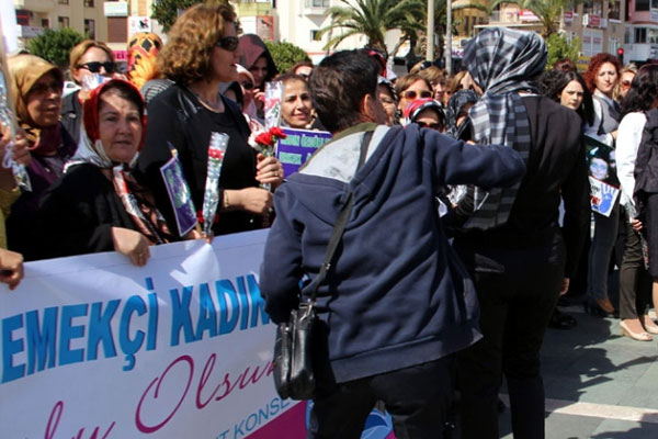 Kadınlar Gününde AK Parti’li kadın başkana saldırı