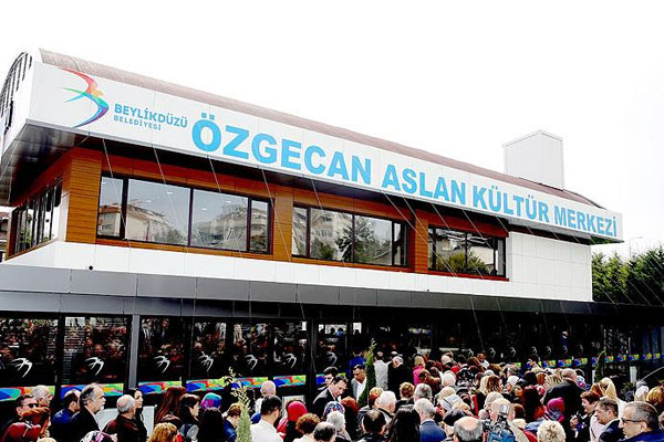 'Özgecan Aslan Kültür Merkezi' açıldı