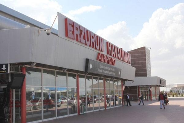 Havalimanında intihar etti