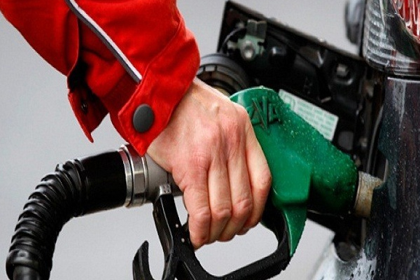 Benzine ve motorine zam yapıldı