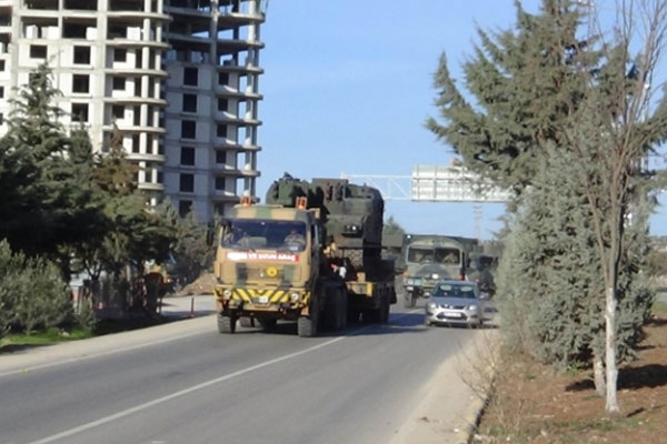 Yüksekova'ya tank sevkiyatı