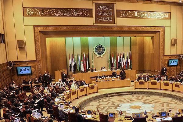 İran'a çifte kınama