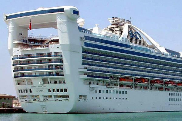 Dev gemi denize indirildi