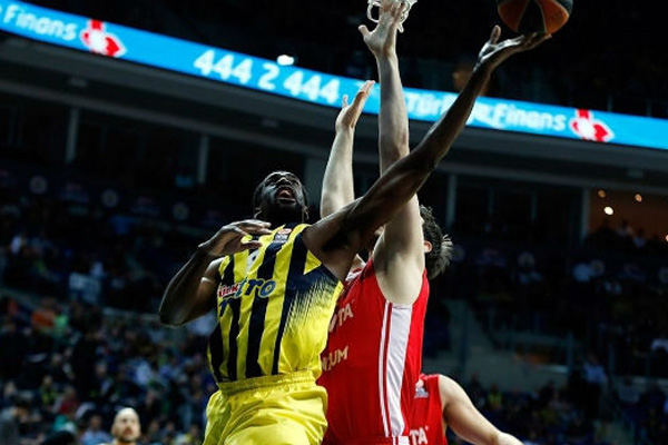 Fenerbahçe çeyrek finalde