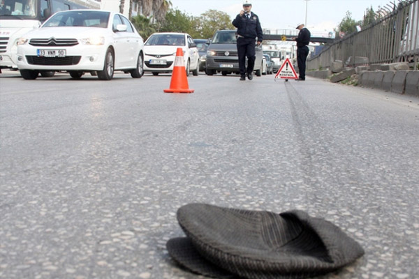 Üst geçidi kullanmayınca canından oldu