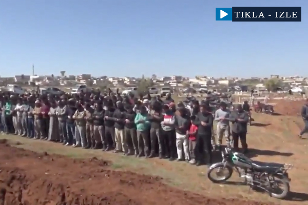 Top düşmesine rağmen cemaat namazı bozmadı