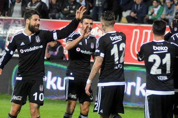 Beşiktaş zirveye tutundu