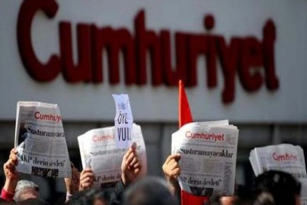Cumhuriyet okurlarından Can Dündar'a tepki