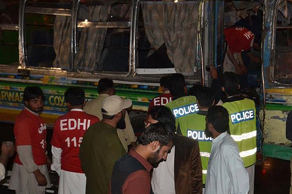 Pakistan'da bombalı saldırı: 15 ölü, 25 yaralı