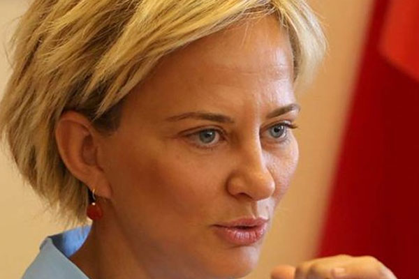 Aylin Kotil CHP’den istifa etti