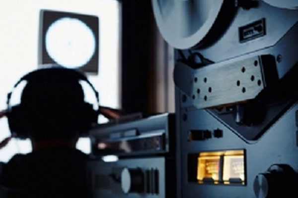 Yasa dışı dinlemede 19 tutuklama istemi