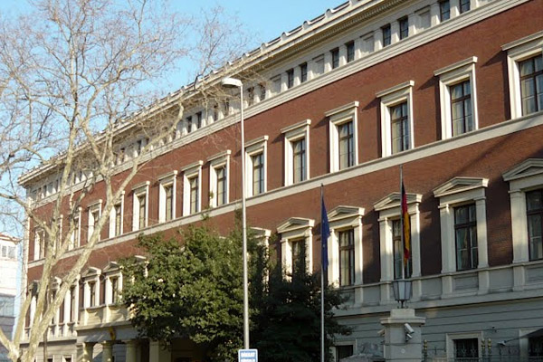 Almanya Büyükelçiliği güvenlik gerekçesiyle kapatıldı