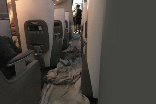 Dünyanın en büyük uçağını su bastı