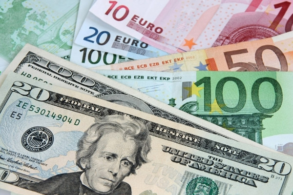 Serbest piyasada döviz fiyatları