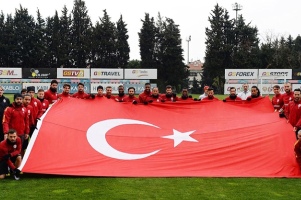 Galatasaray Çanakkale Zaferi’ni andı