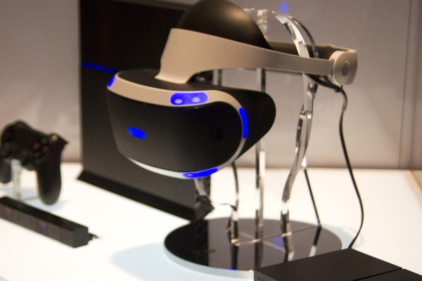 Sony'nin gözlüğü PlayStation VR ilk günden tükendi