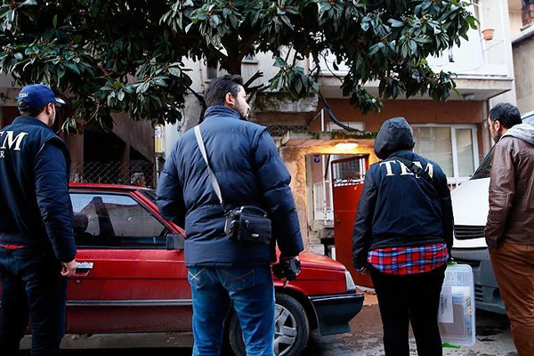 İzmir'de 'terör operasyonu': 19 gözaltı