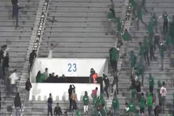 Taraftarlar arasında arbede: 2 ölü, 54 yaralı