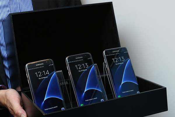 Galaxy S7 Edge'nin ekran sorunları