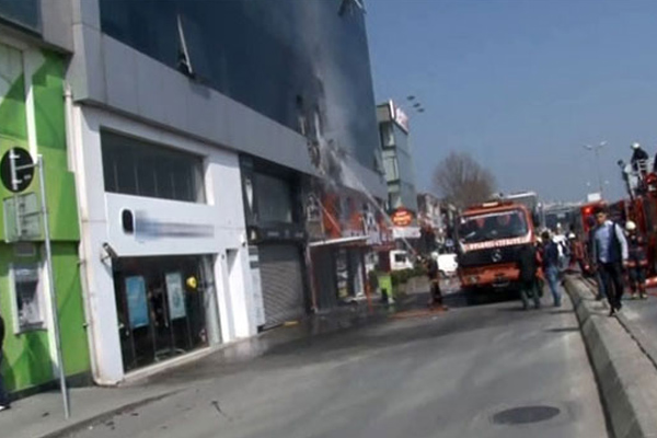 MHP İstanbul İl binasında yangın çıktı