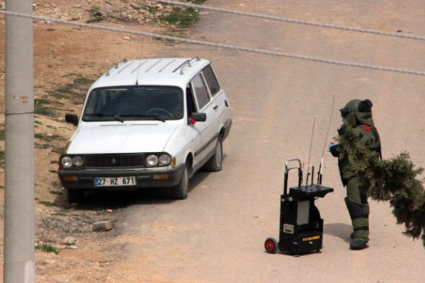 Kilis'te bomba yüklü araç paniği