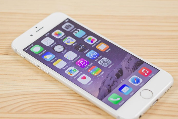 Uçakta iPhone 6 patladı