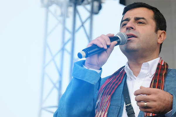 Demirtaş: Dolmabahçe'deki çözüm yoluna bağlıyız