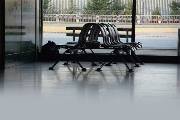 Şüpheli paket otogarı boşalttı