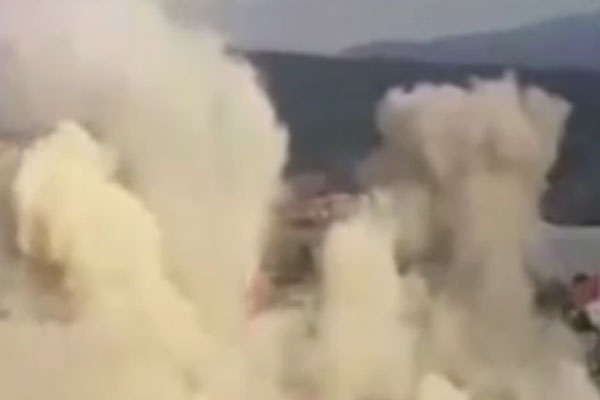 Şırnak'ta 2 tonluk bomba patlatıldı