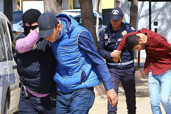 Adana'da 19 kişi tutuklandı