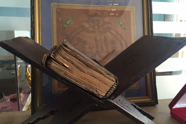 200 yıllık el yazması Kur’an çalındı