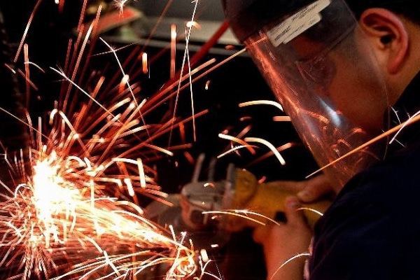 Başbakan Davutoğlu'ndan taşeron işçilere kadro müjdesi