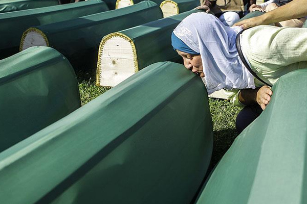 Bosna halkı 'adalet' istiyor