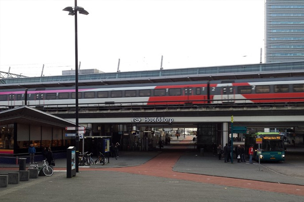 Hollanda'da tren garı boşaltıldı