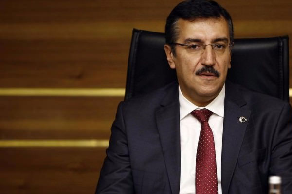 Bakan Tüfekçi ölümden döndü