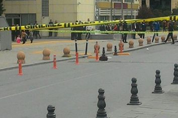 Fatih'te şüpheli çanta alarmı