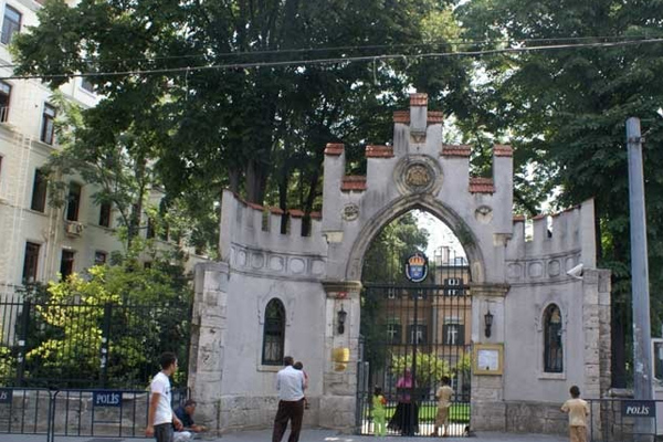 Hollanda Konsolosluğu kapatıldı