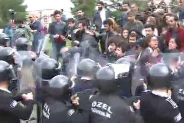 Üniversitede Nevruz gerginliği