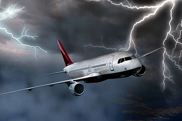 Hava trafiğine elektrik yüklü bulut engeli