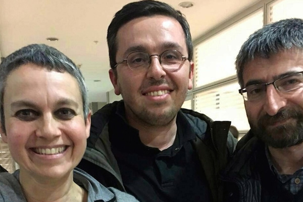 Bildiri imzalayan akademisyenlere hapis cezası