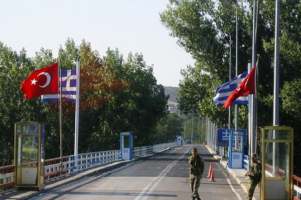 Yunanistan'da Türk Bayrağı gerginliği