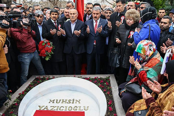 Yazıcıoğlu kabri başında dualarla anıldı