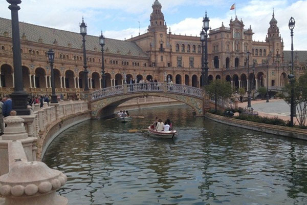 İspanya turistlerden vergi alacak