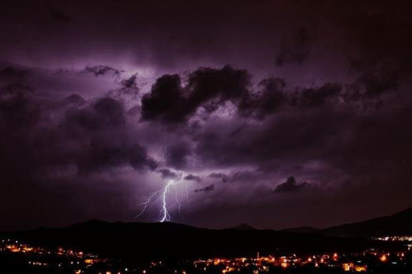 Muğla'yı şimşekler aydınlattı