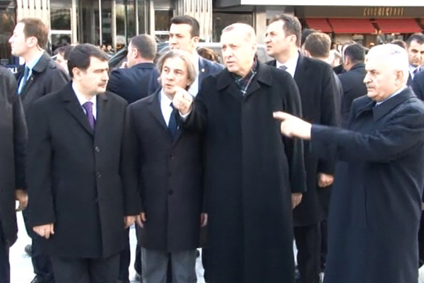 Erdoğan Taksim Meydanı’nı gezdi