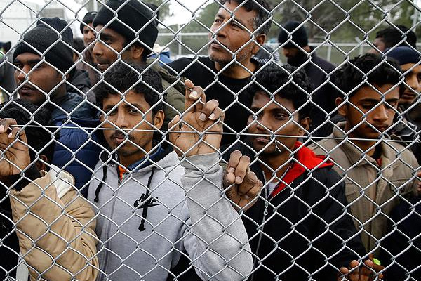 Yunanistan'da sığınmacı belirsizliği sürüyor