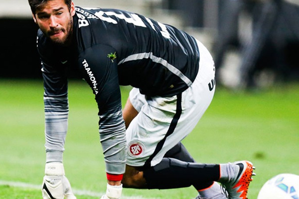 Fenerbahçe'de kaleci arayışı sürüyor